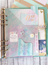 Load image into Gallery viewer, The Queens Notebook Clip Set - HOPEfully Handmade